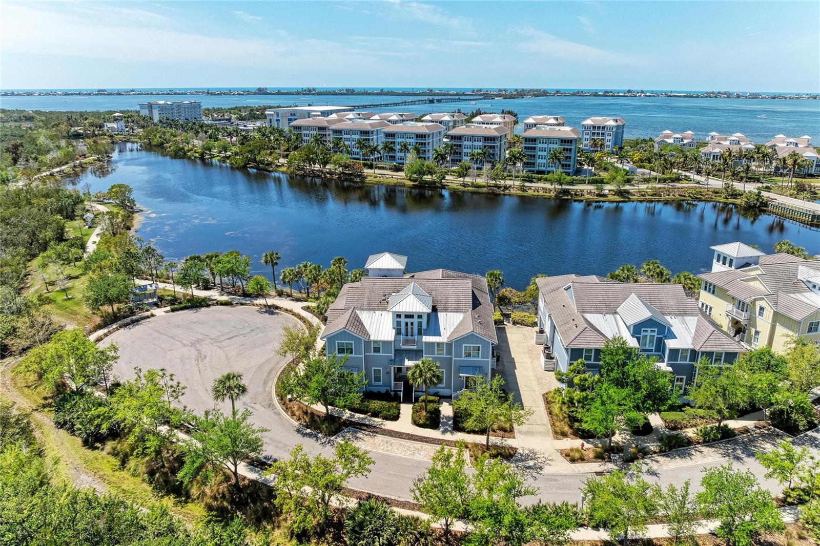 348 SAPPHIRE LAKE DR #101