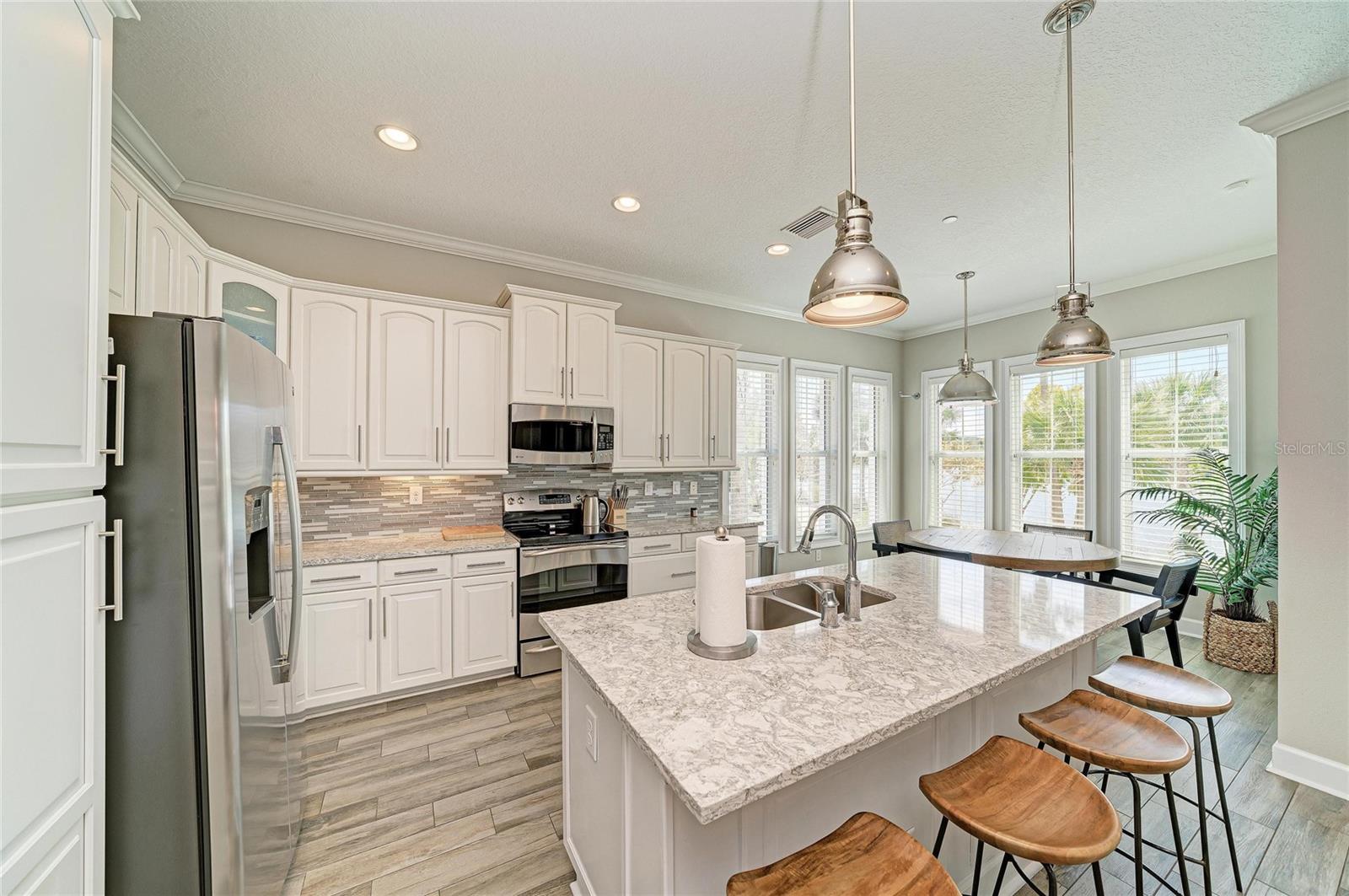 348 SAPPHIRE LAKE DR #101