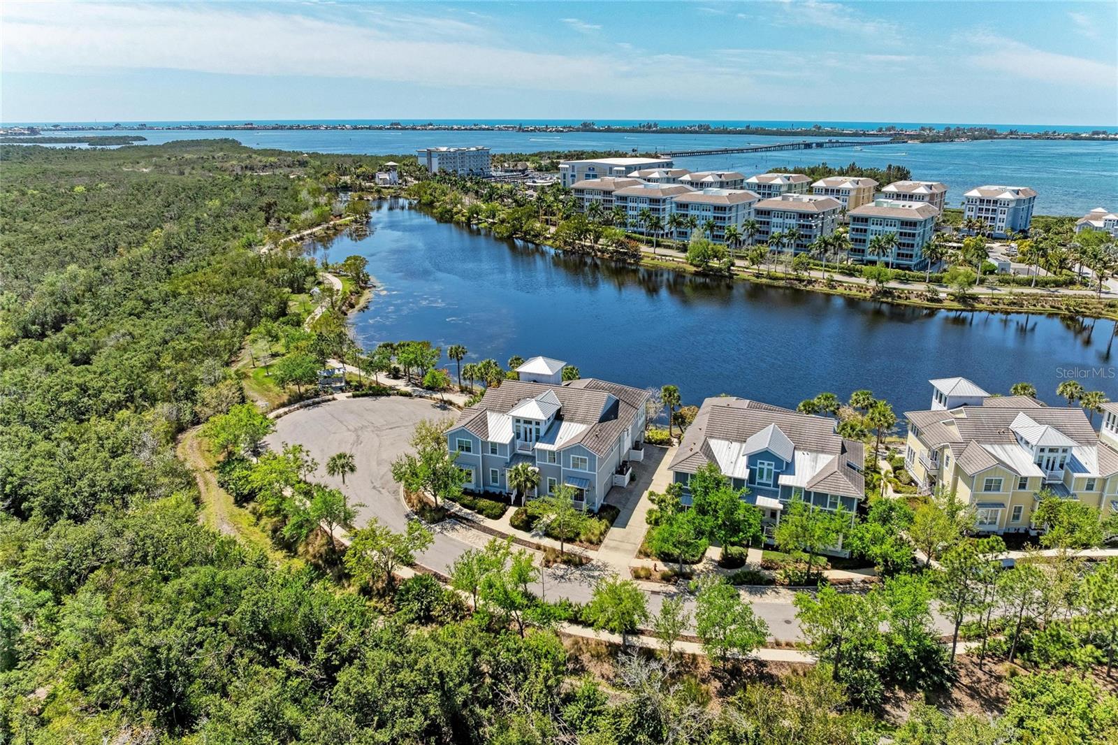 348 SAPPHIRE LAKE DR #101