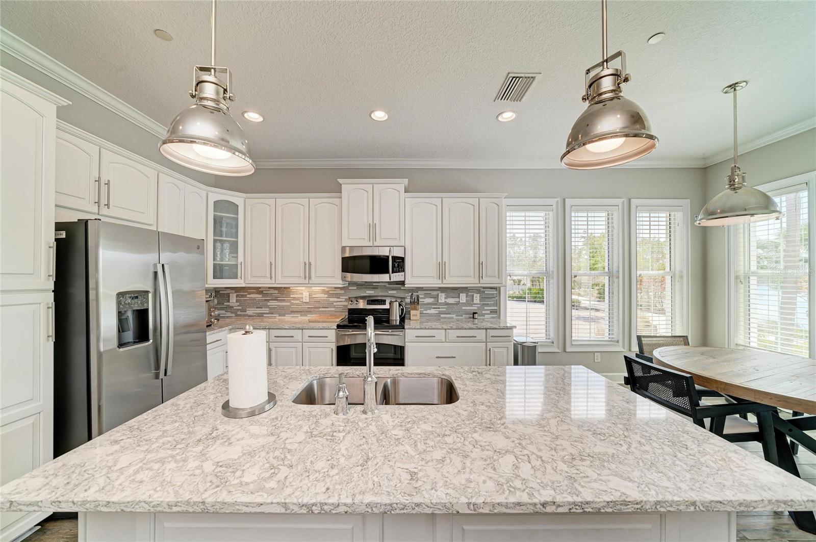 348 SAPPHIRE LAKE DR #101