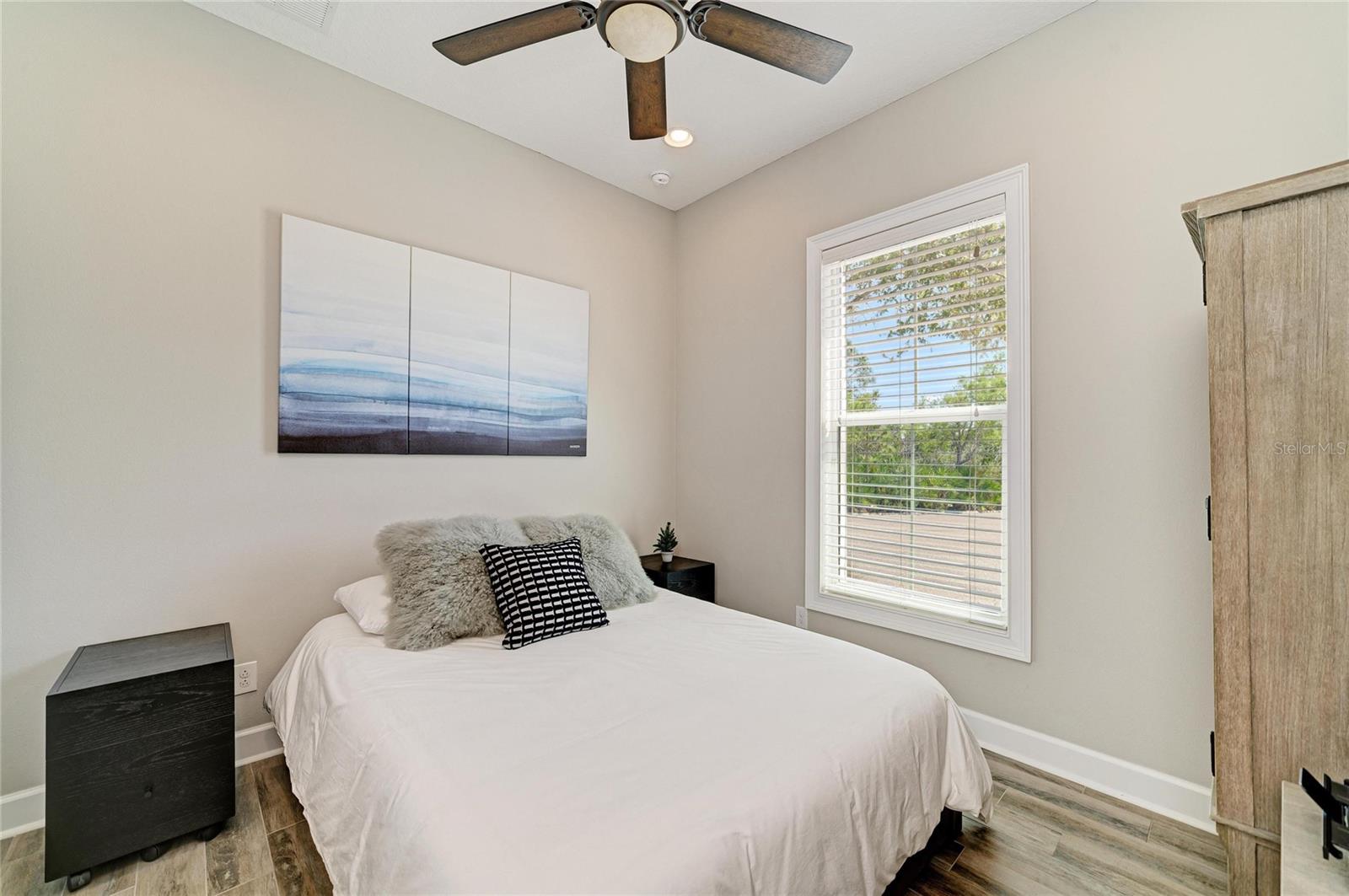 348 SAPPHIRE LAKE DR #101