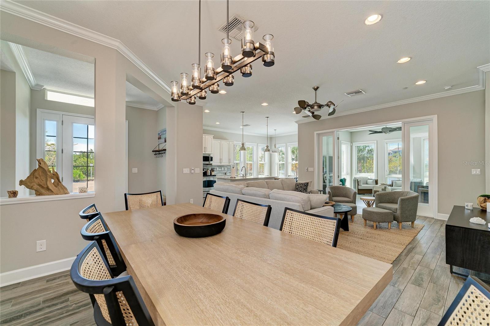 348 SAPPHIRE LAKE DR #101