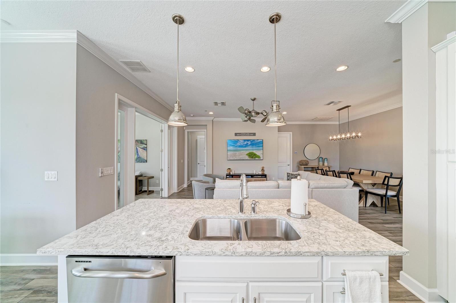 348 SAPPHIRE LAKE DR #101