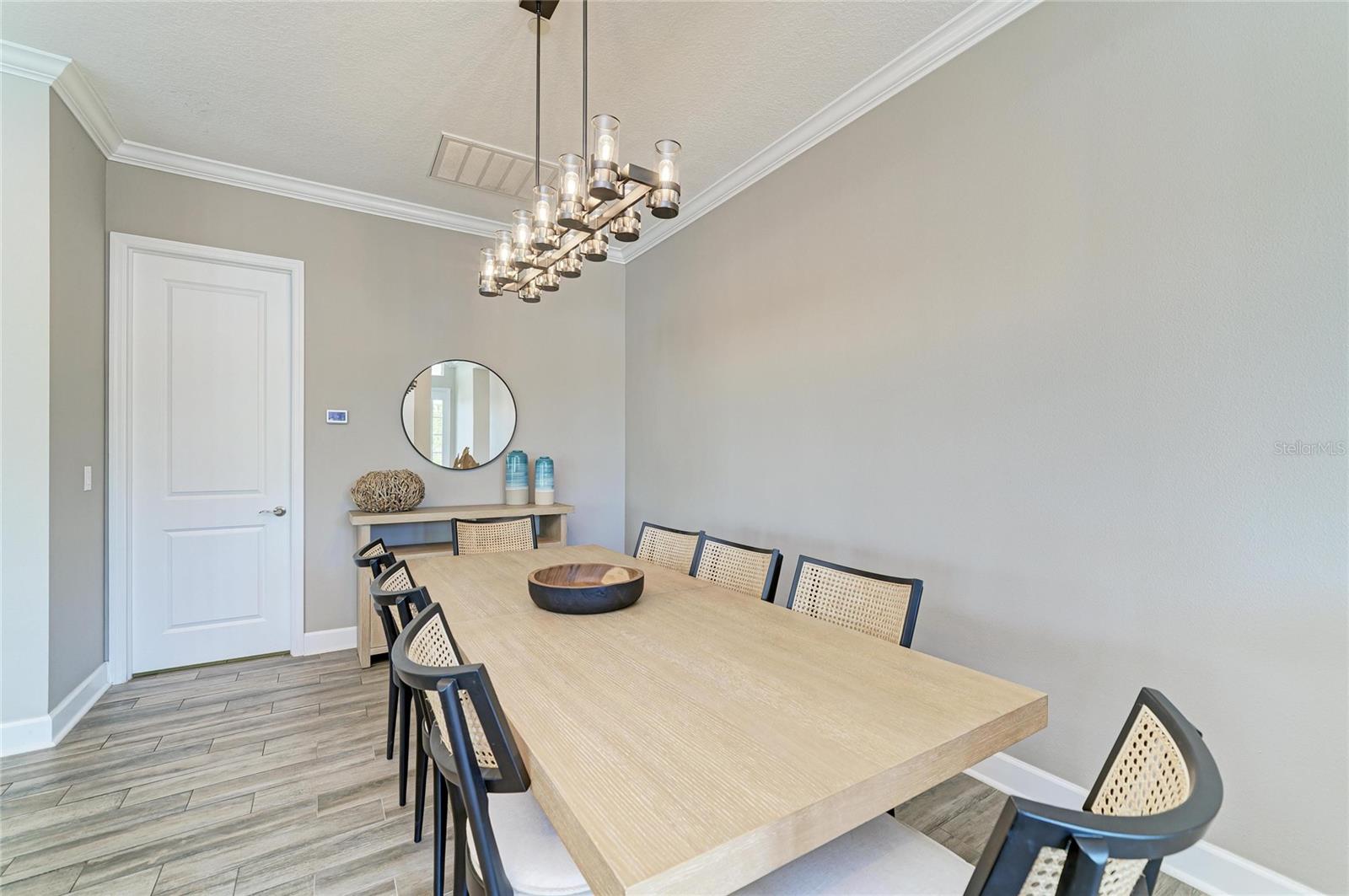 348 SAPPHIRE LAKE DR #101