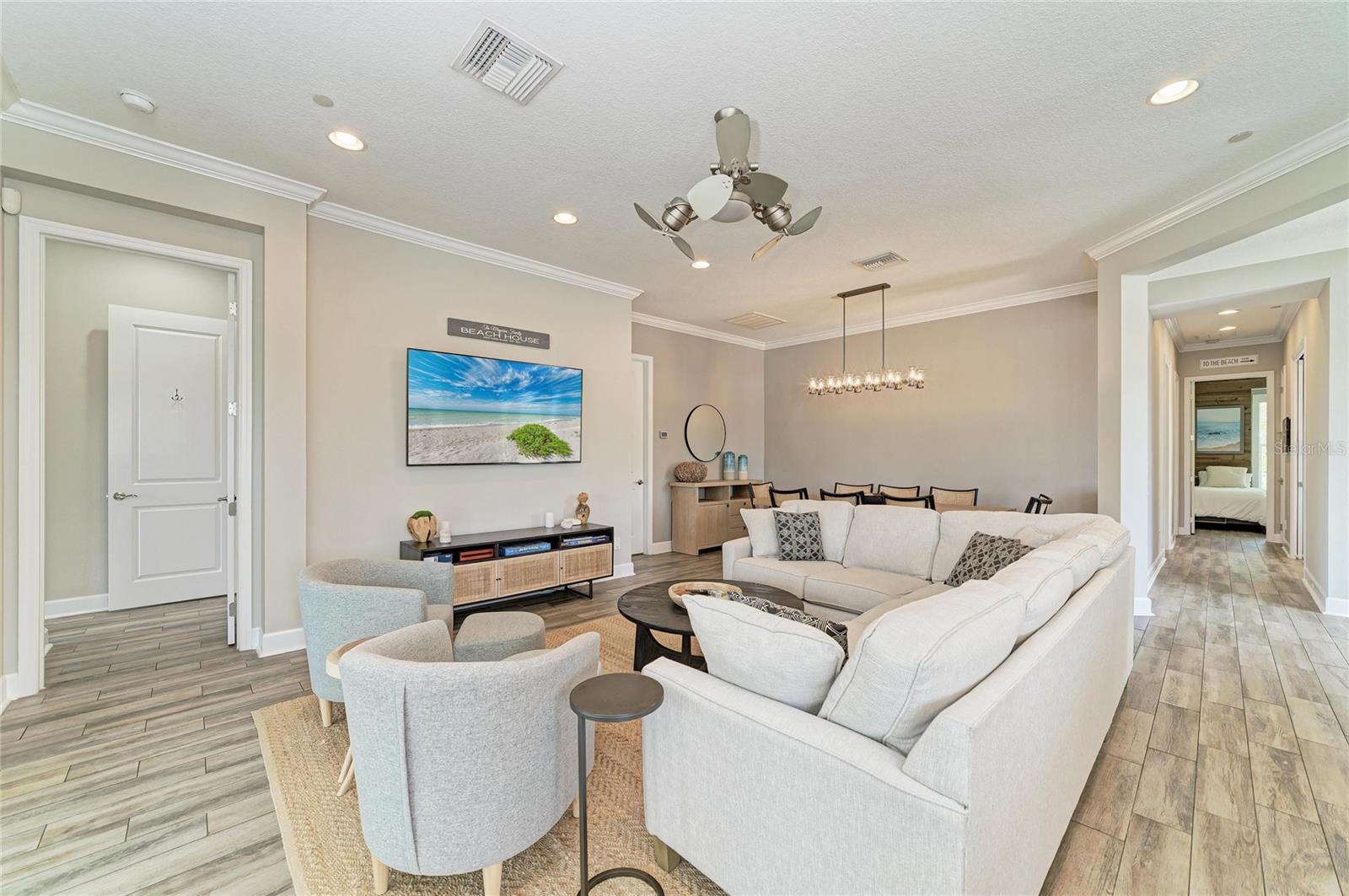 348 SAPPHIRE LAKE DR #101