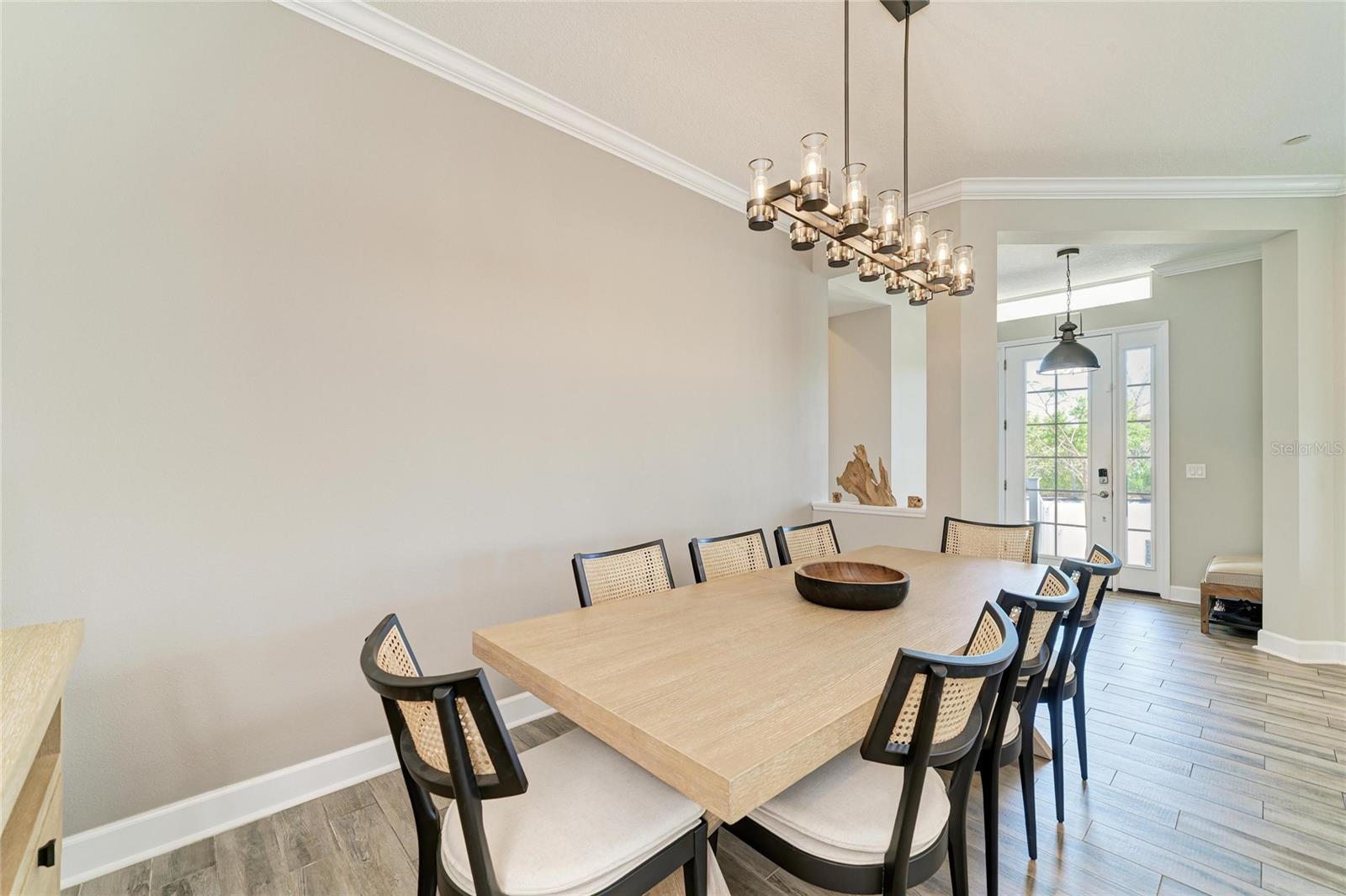 348 SAPPHIRE LAKE DR #101