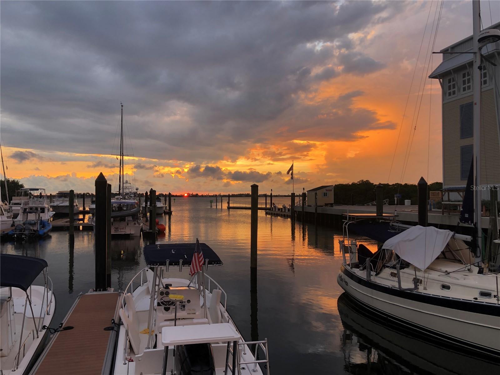 348 SAPPHIRE LAKE DR #101