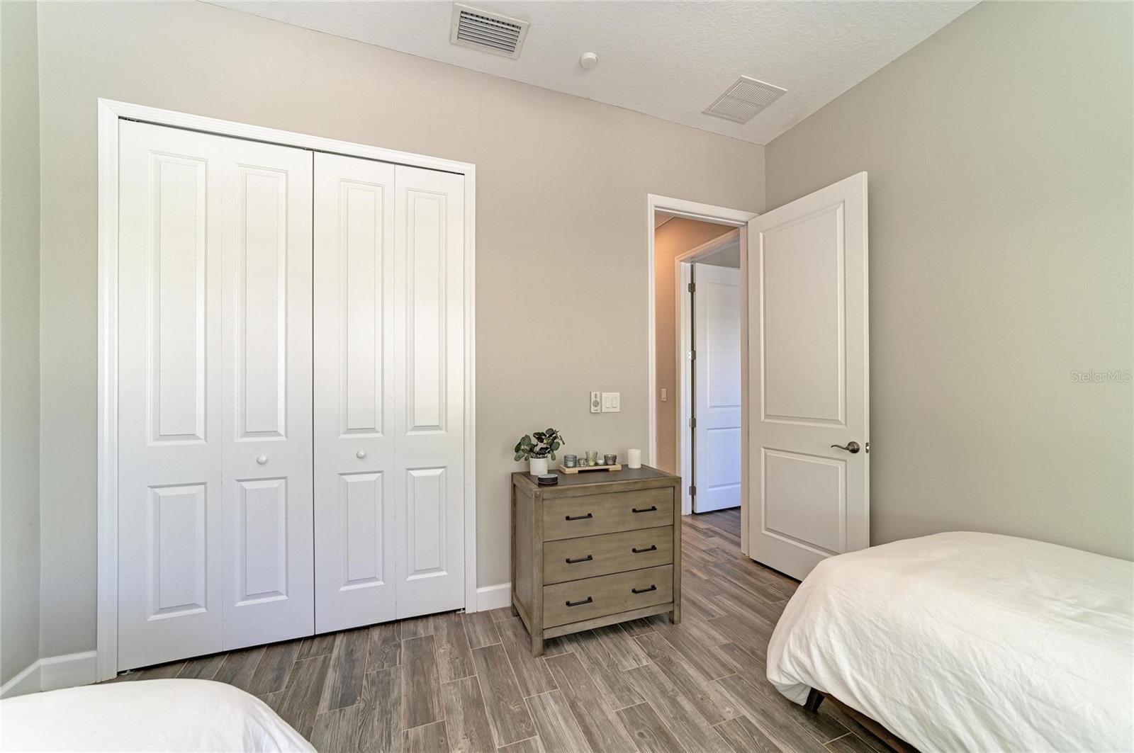 348 SAPPHIRE LAKE DR #101