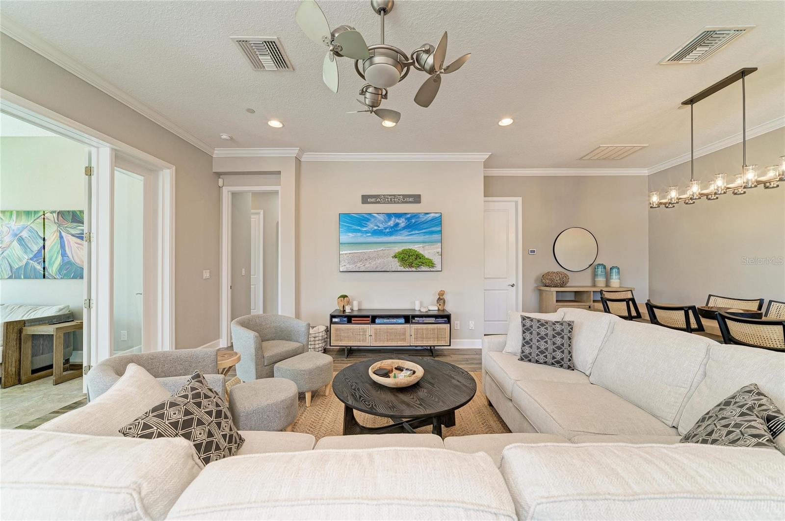 348 SAPPHIRE LAKE DR #101