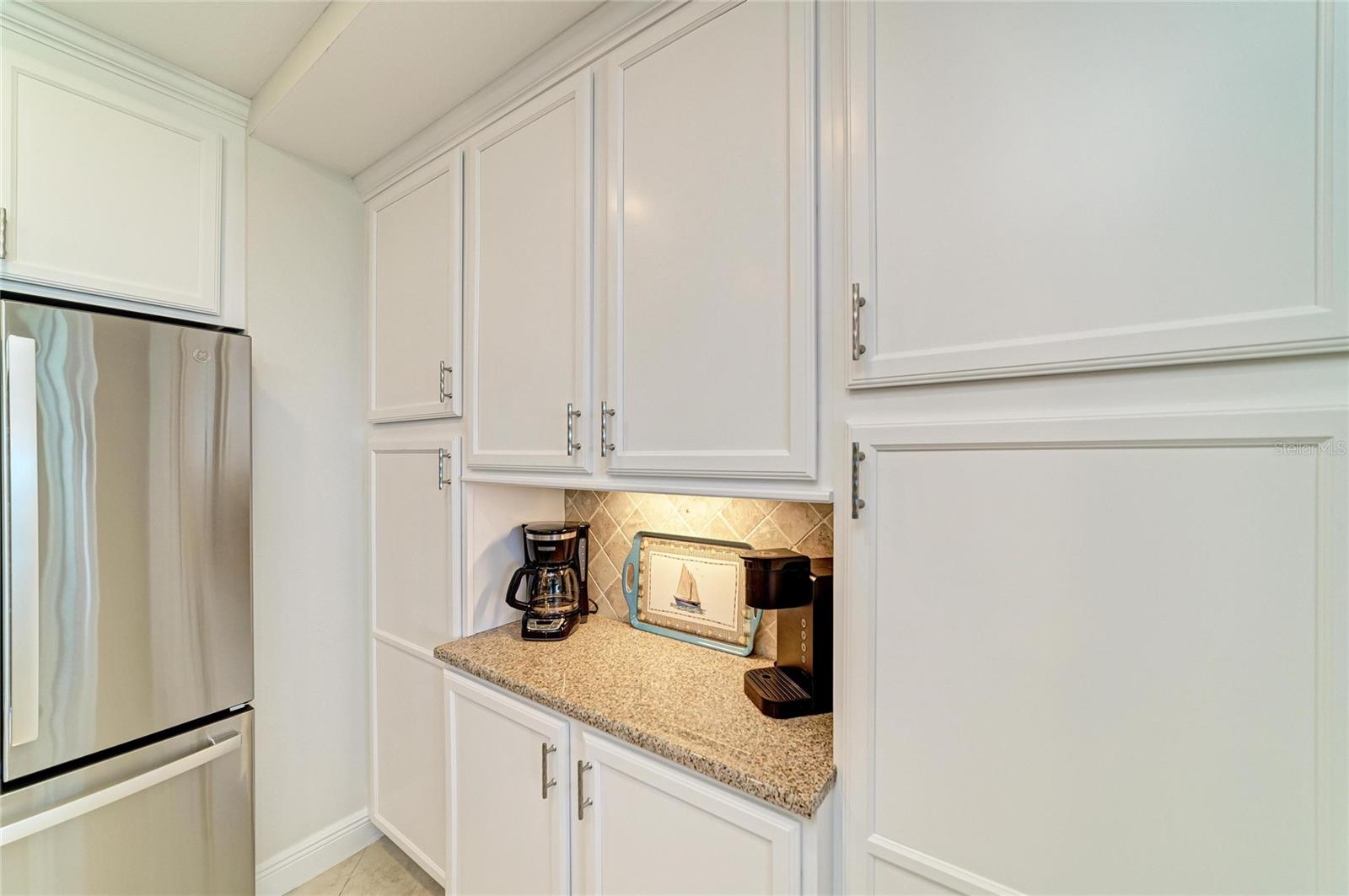 392 ARUBA CIR #102