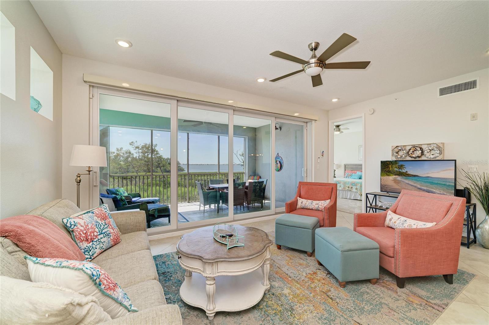 392 ARUBA CIR #102