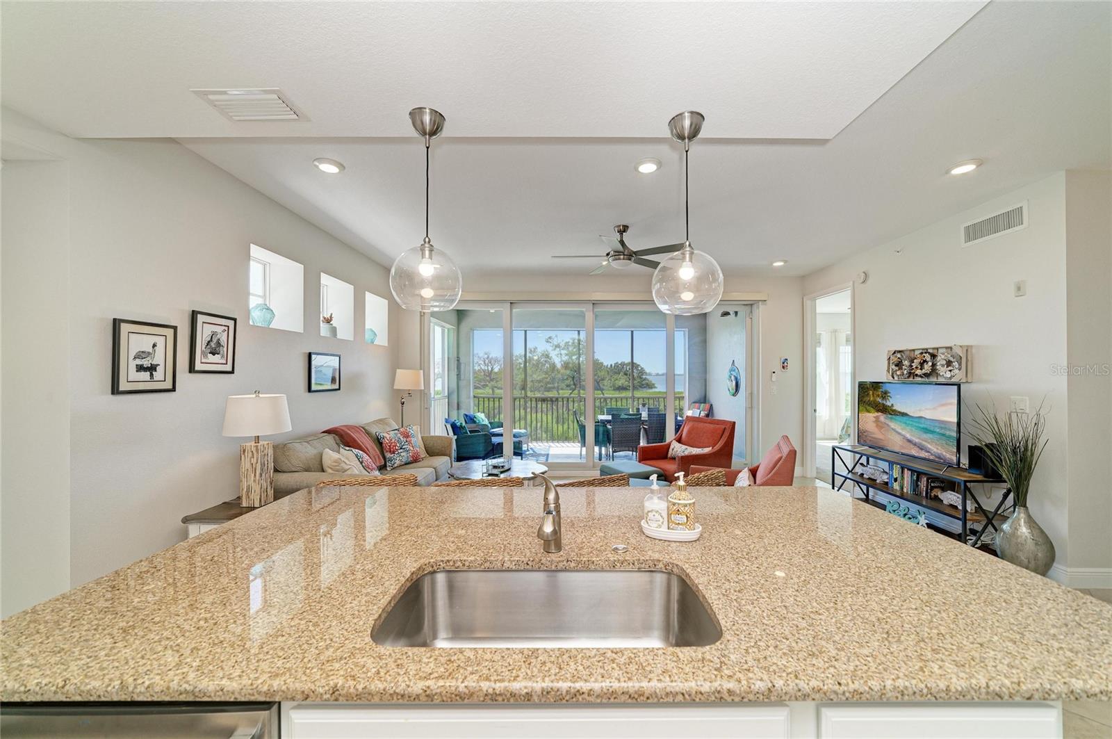 392 ARUBA CIR #102