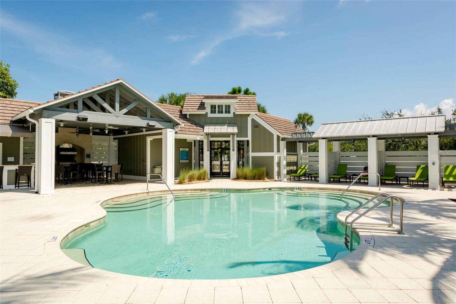 392 ARUBA CIR #102