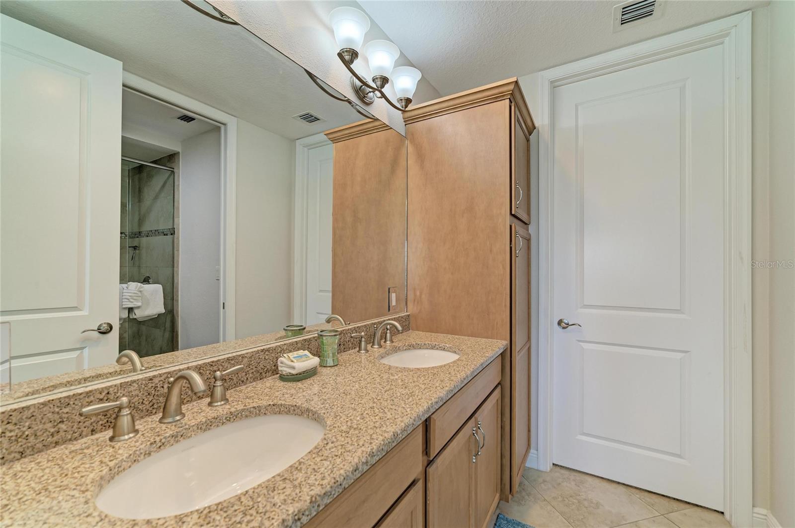 392 ARUBA CIR #102