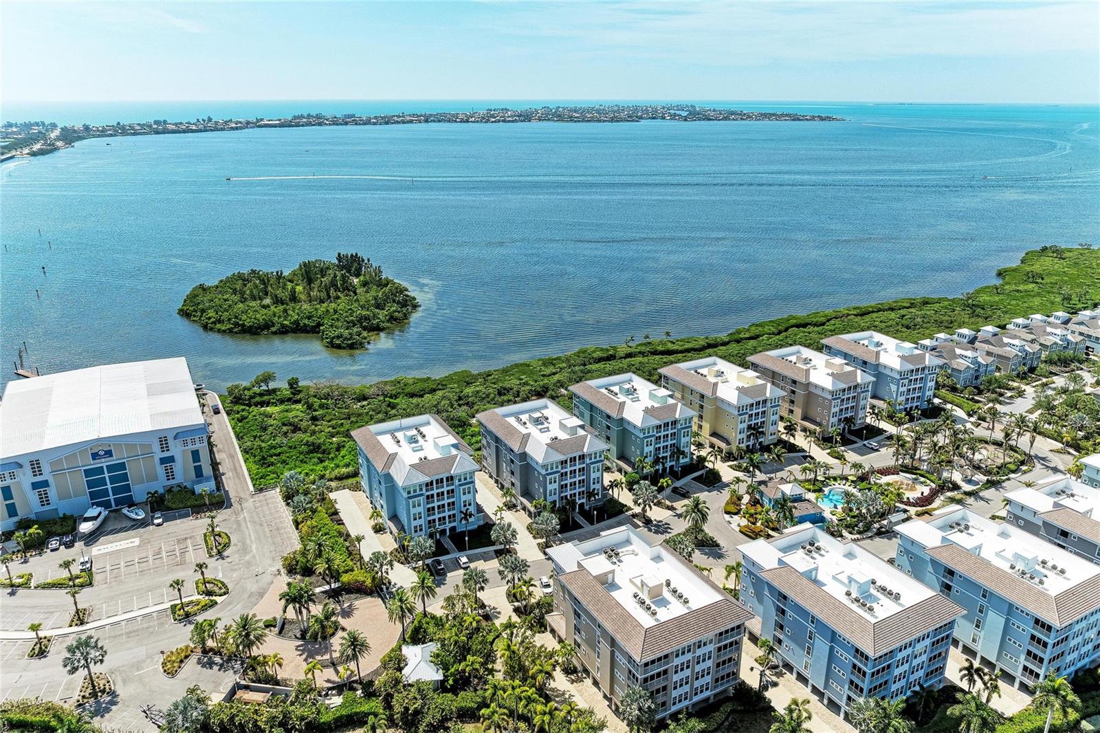 392 ARUBA CIR #102