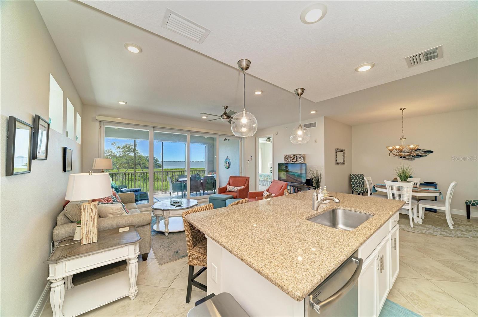 392 ARUBA CIR #102