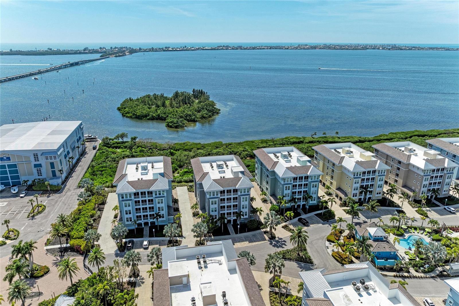 392 ARUBA CIR #102