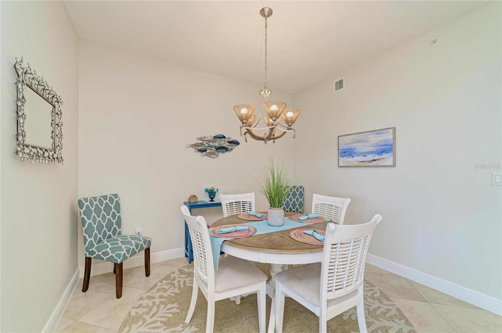 392 ARUBA CIR #102