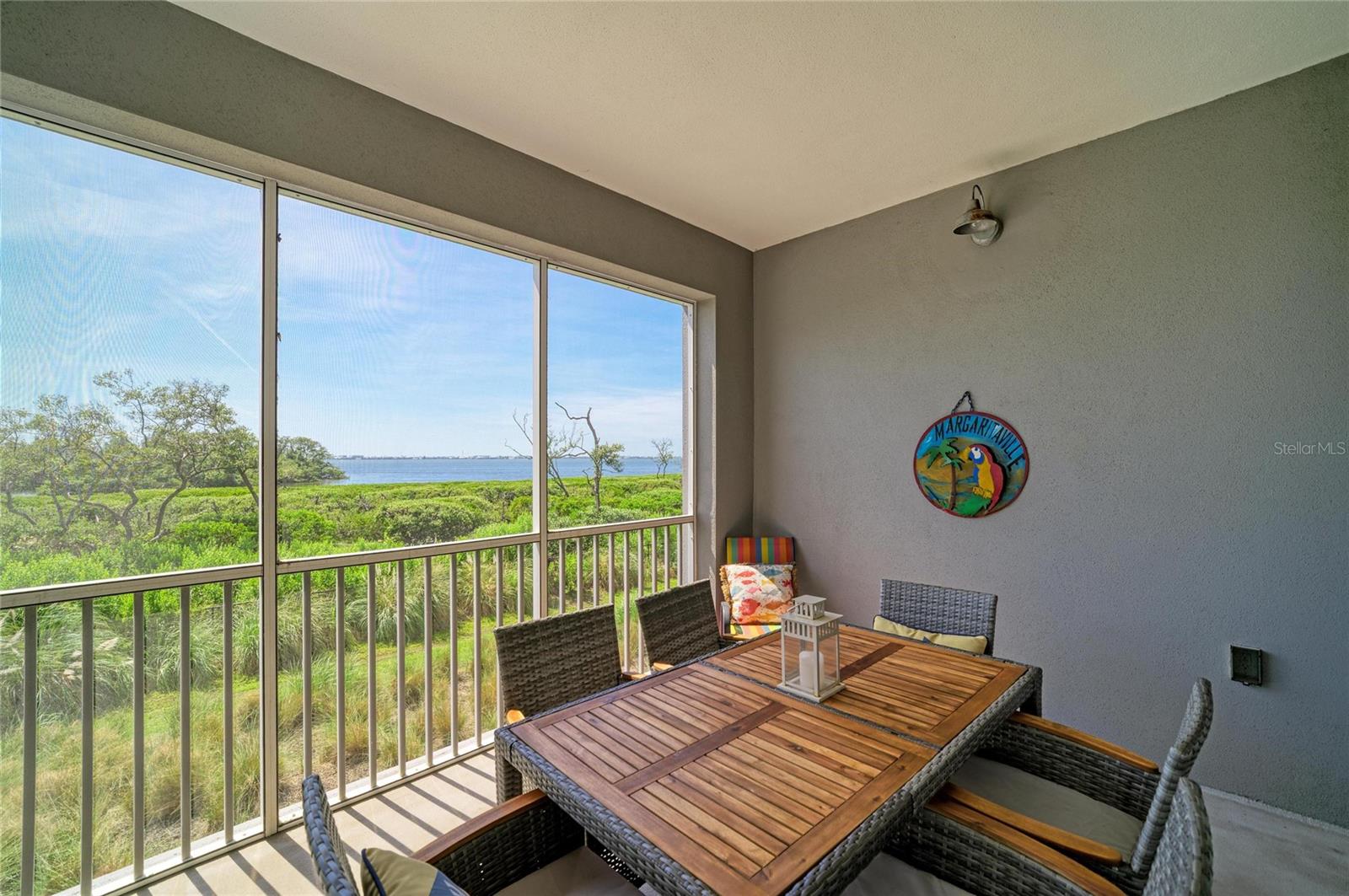 392 ARUBA CIR #102