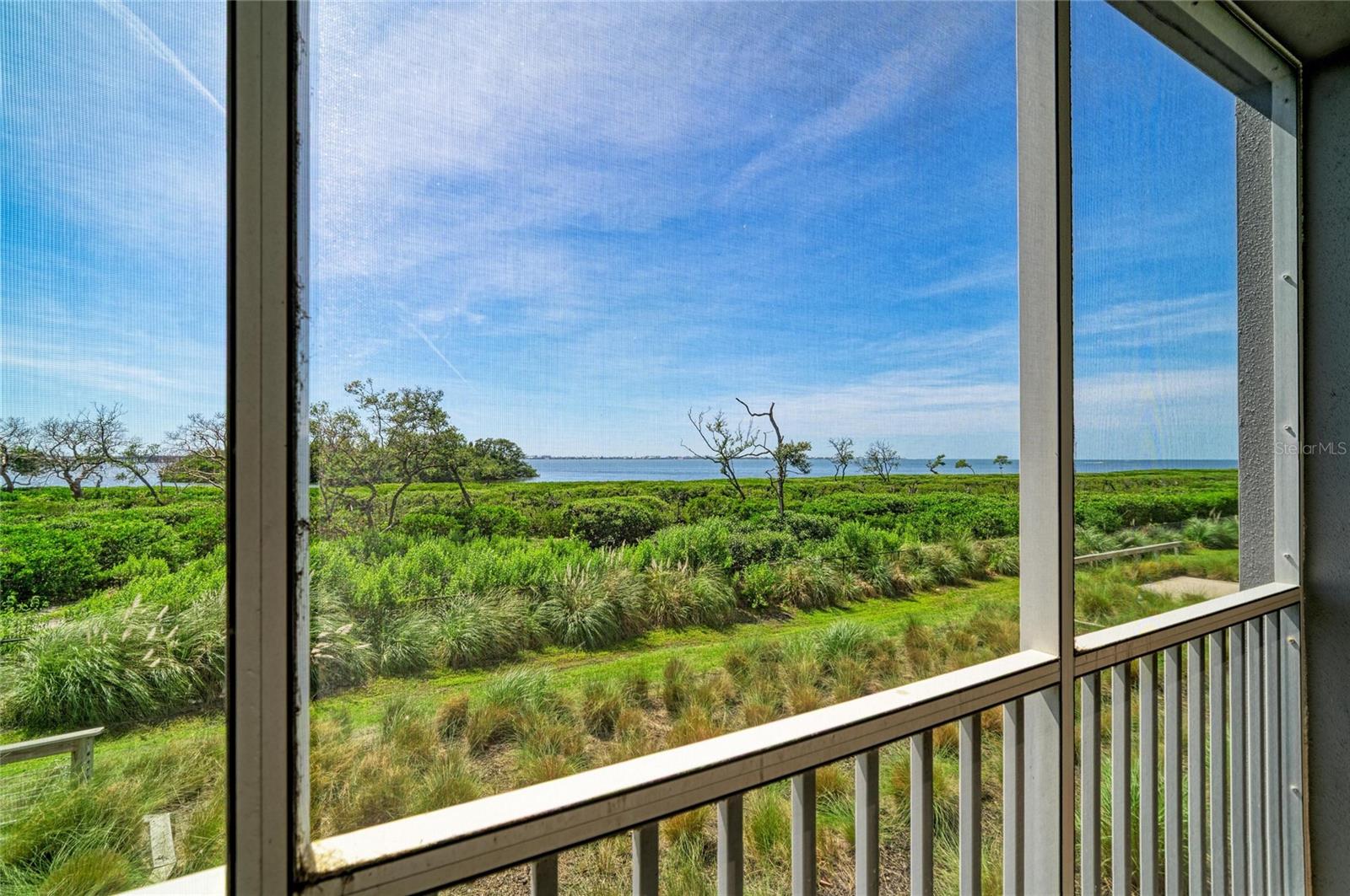 392 ARUBA CIR #102