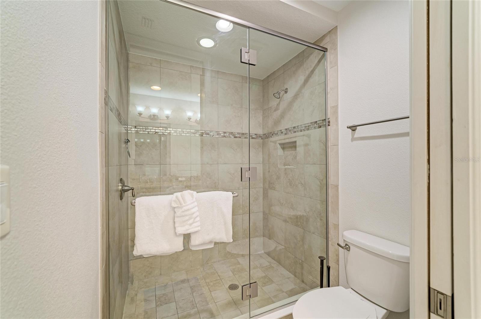 392 ARUBA CIR #102