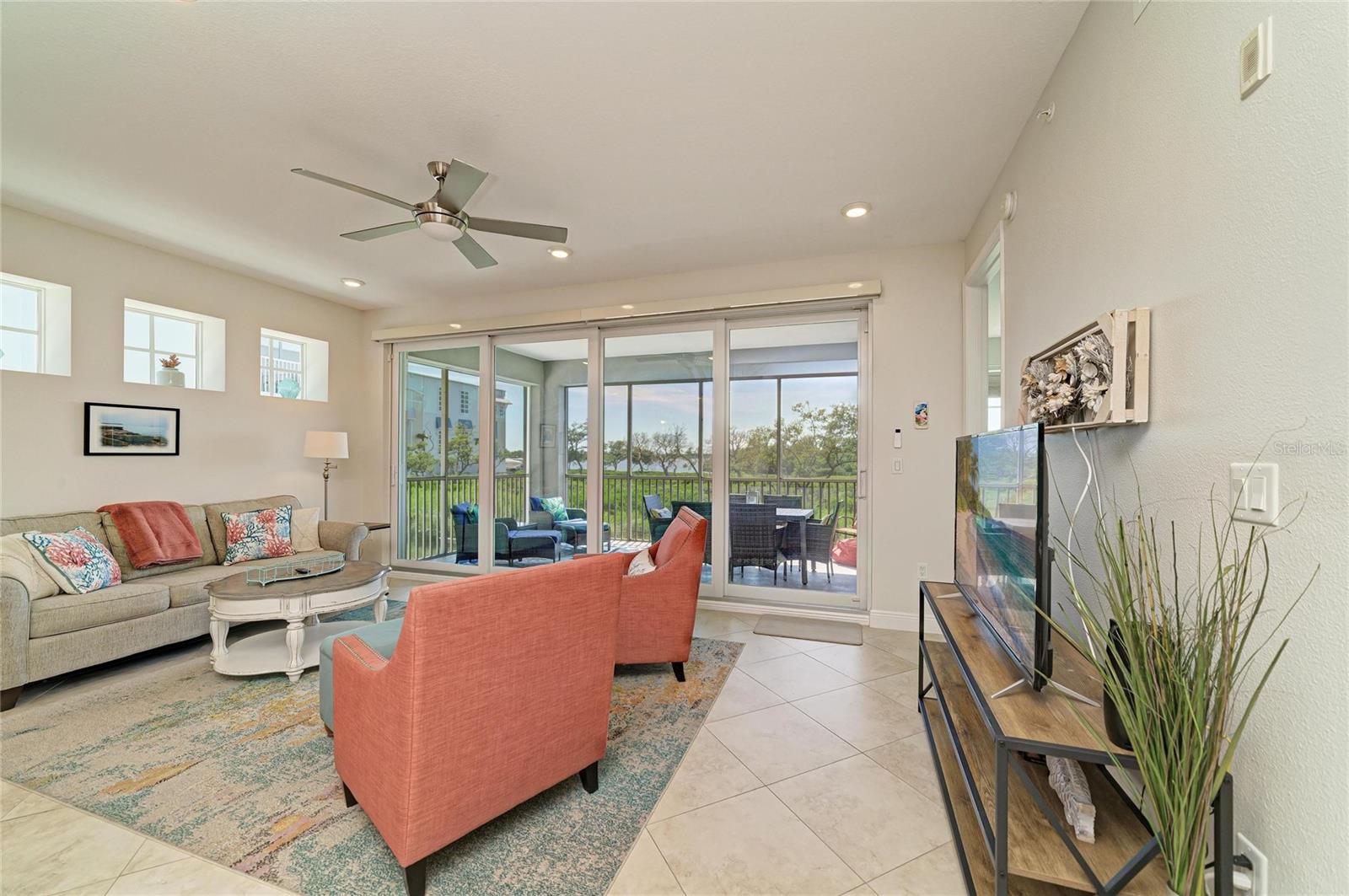 392 ARUBA CIR #102