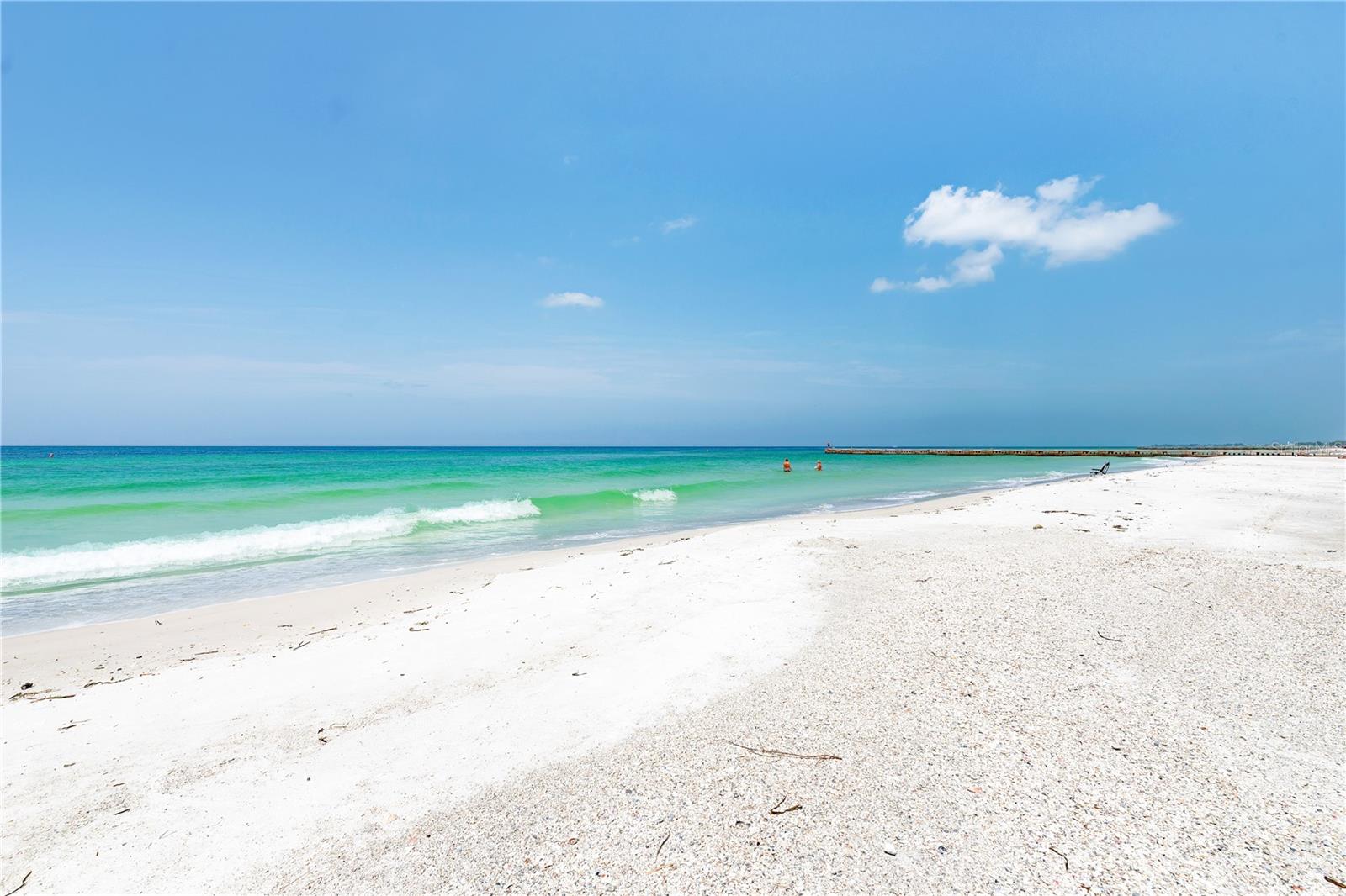 392 ARUBA CIR #102