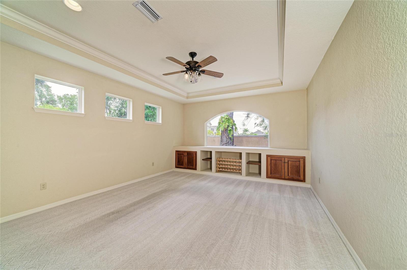 5811 30TH CT E