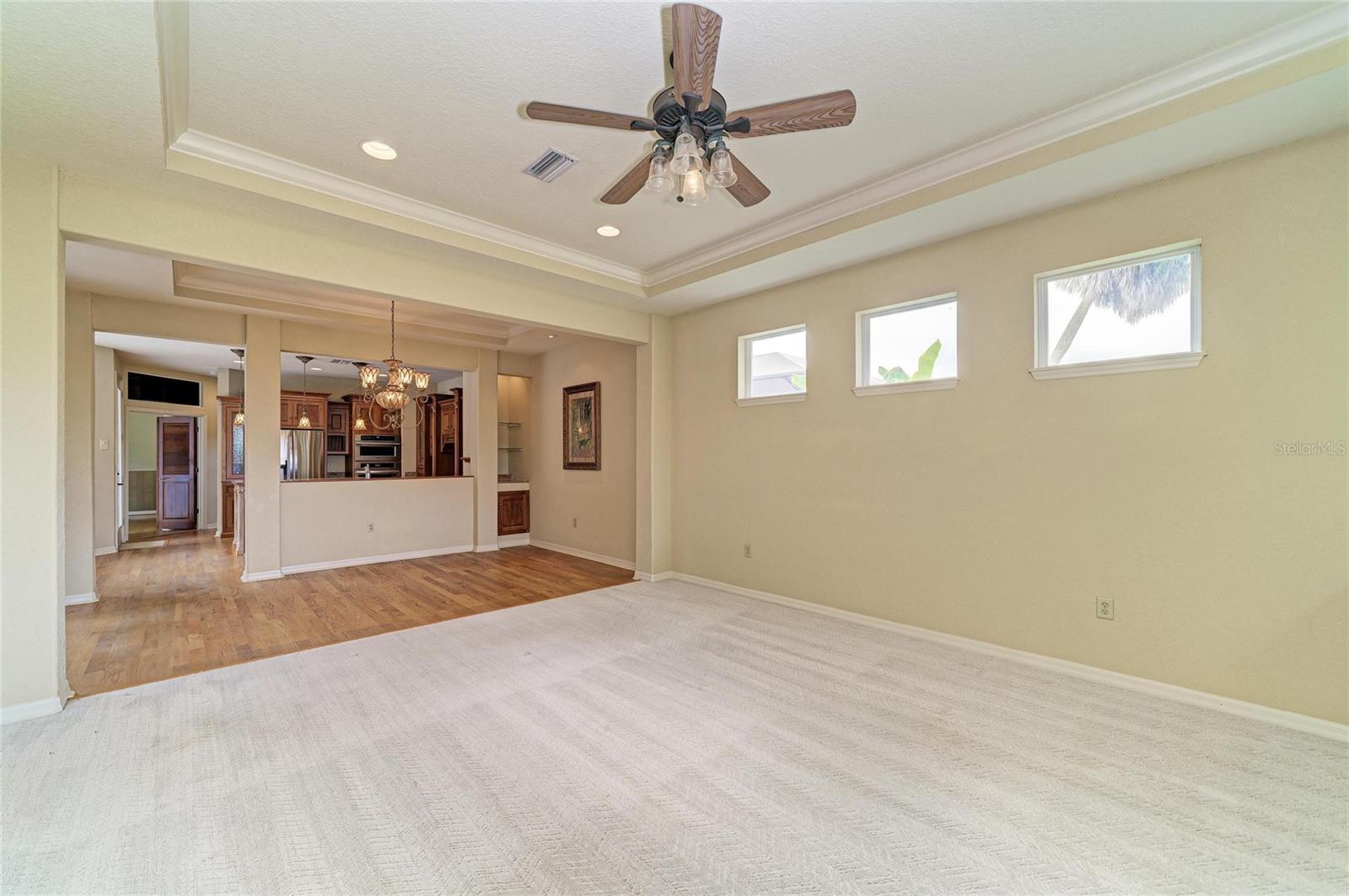 5811 30TH CT E