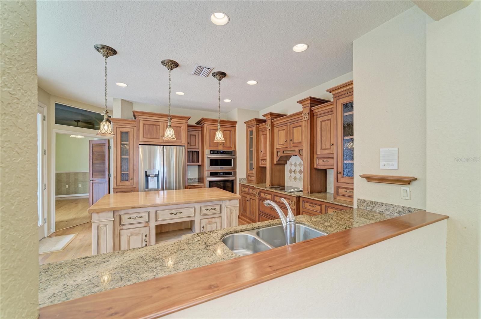 5811 30TH CT E