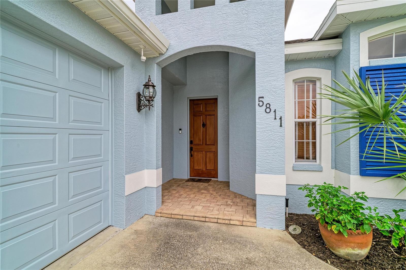 5811 30TH CT E