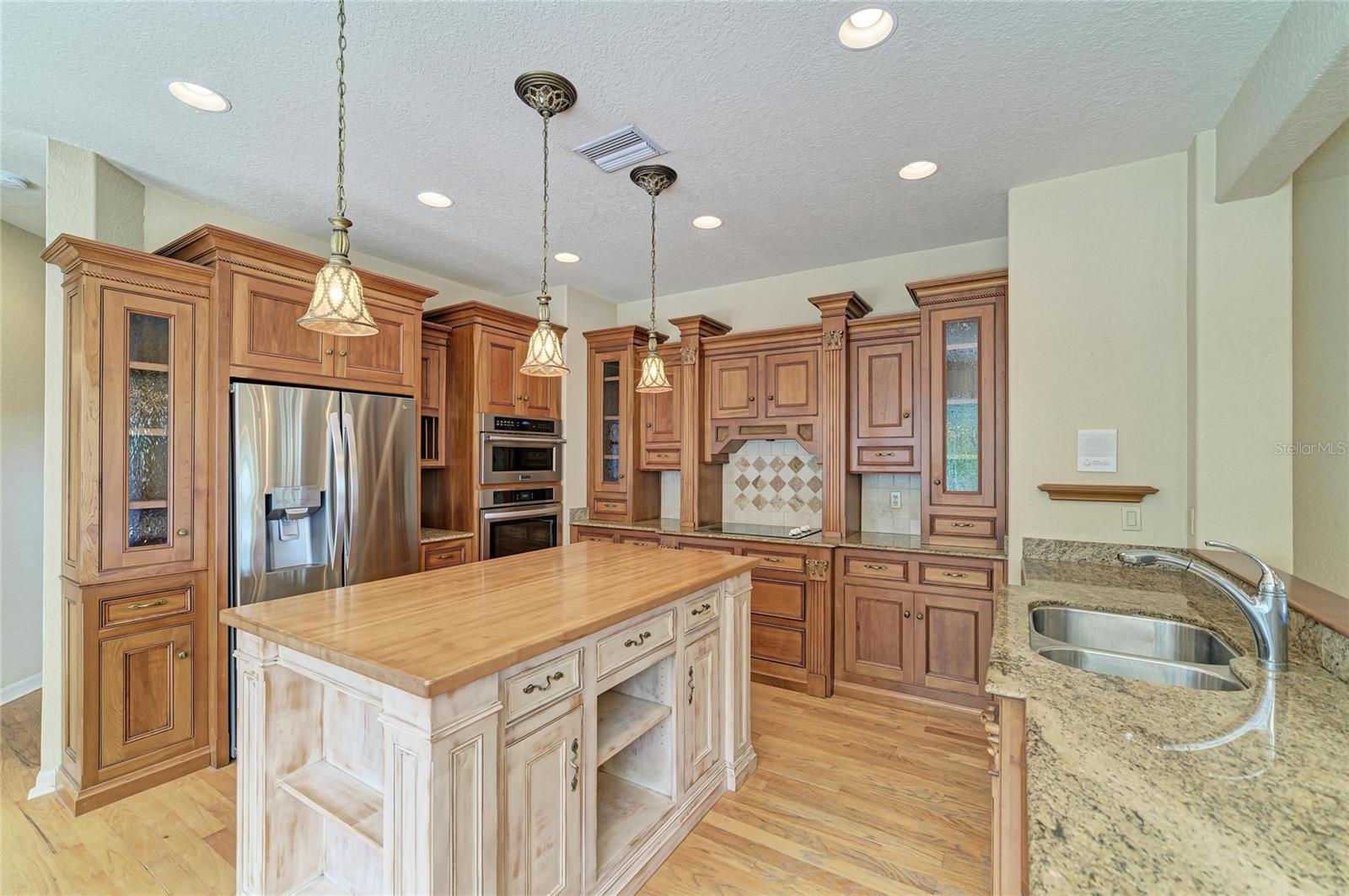 5811 30TH CT E