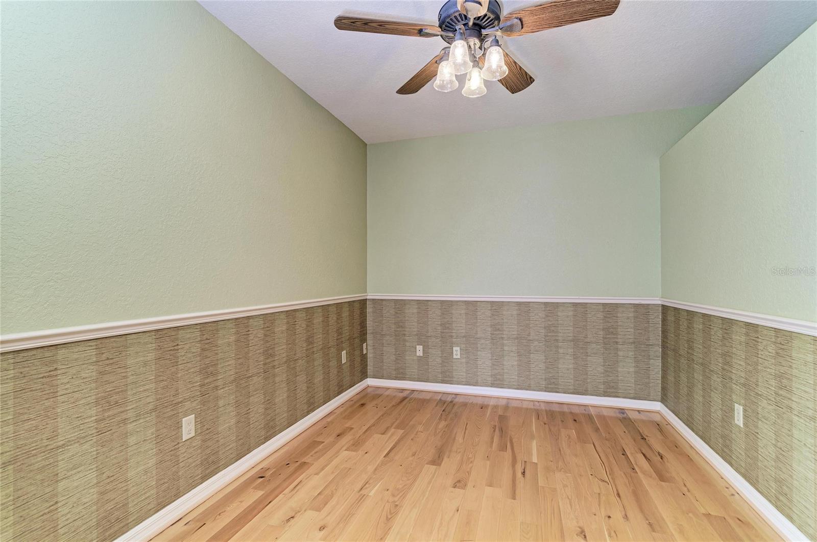 5811 30TH CT E