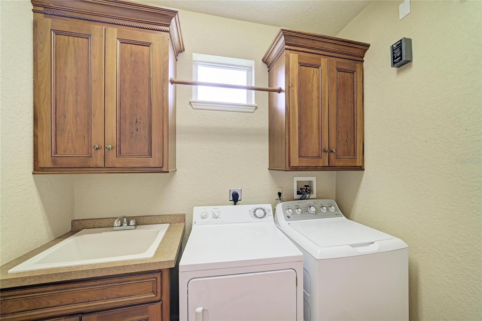 5811 30TH CT E