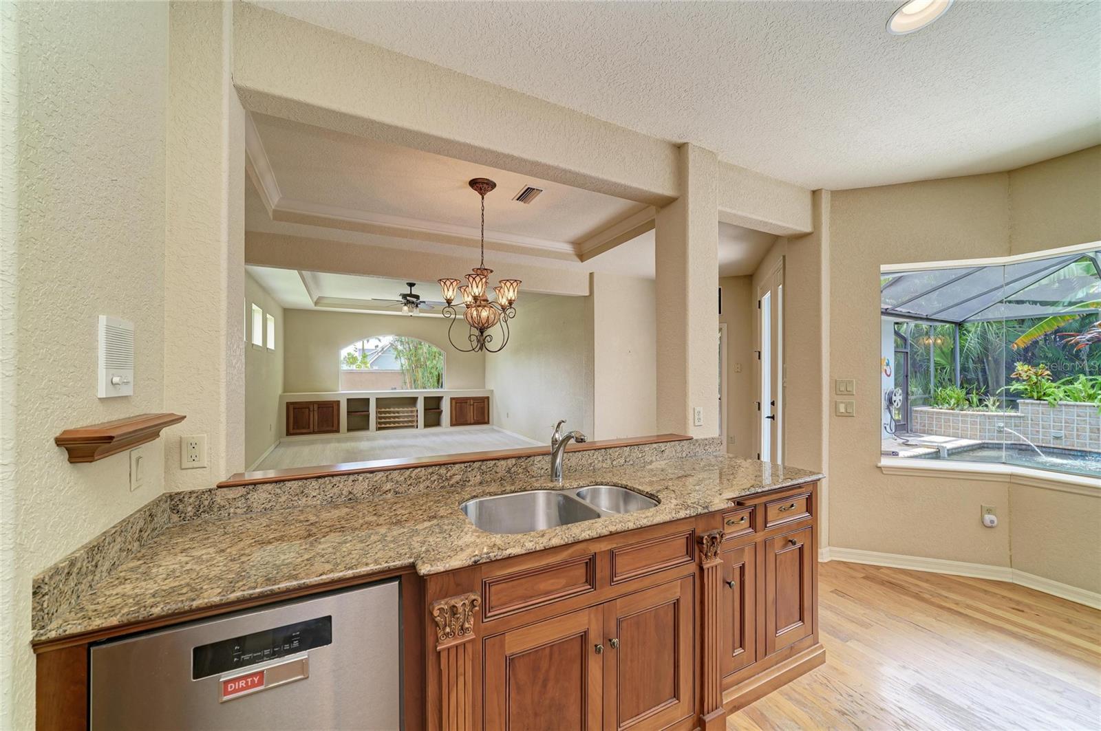 5811 30TH CT E