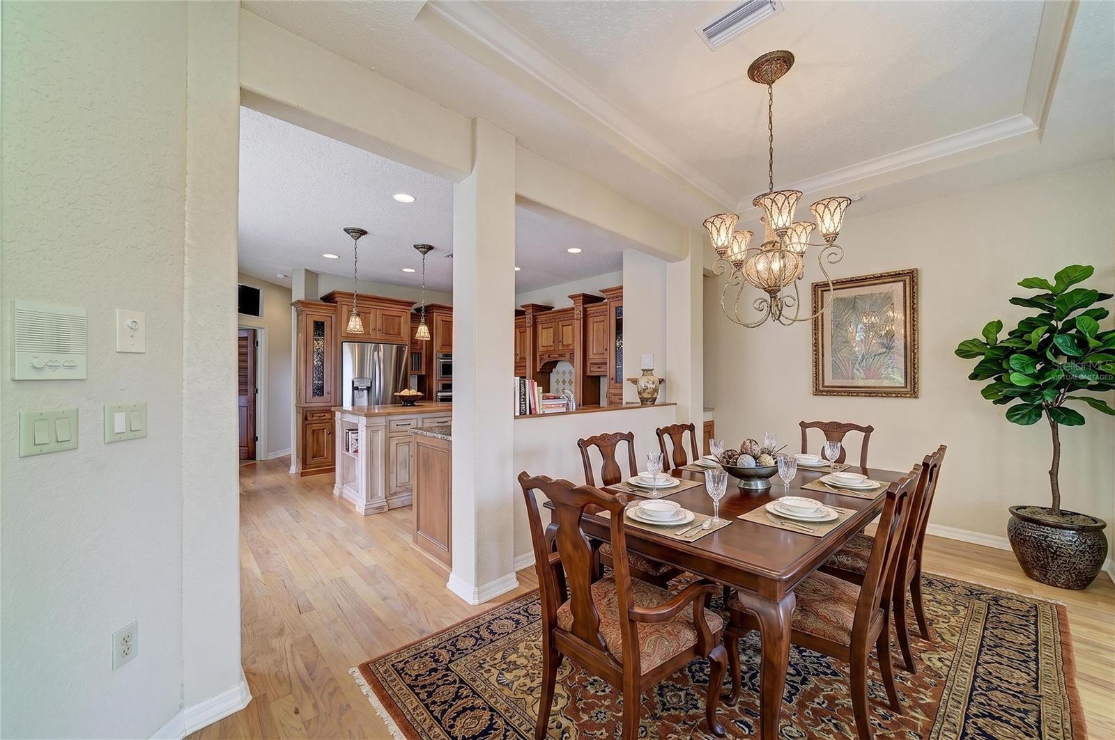 5811 30TH CT E