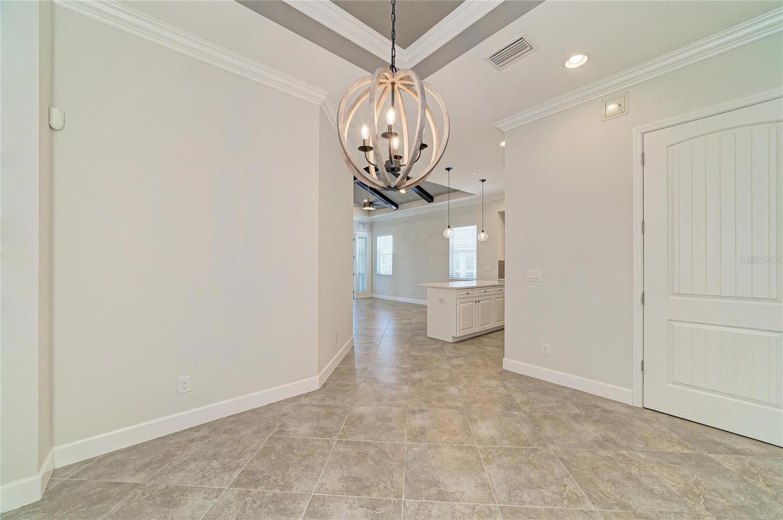 340 SAPPHIRE LAKE DR #201