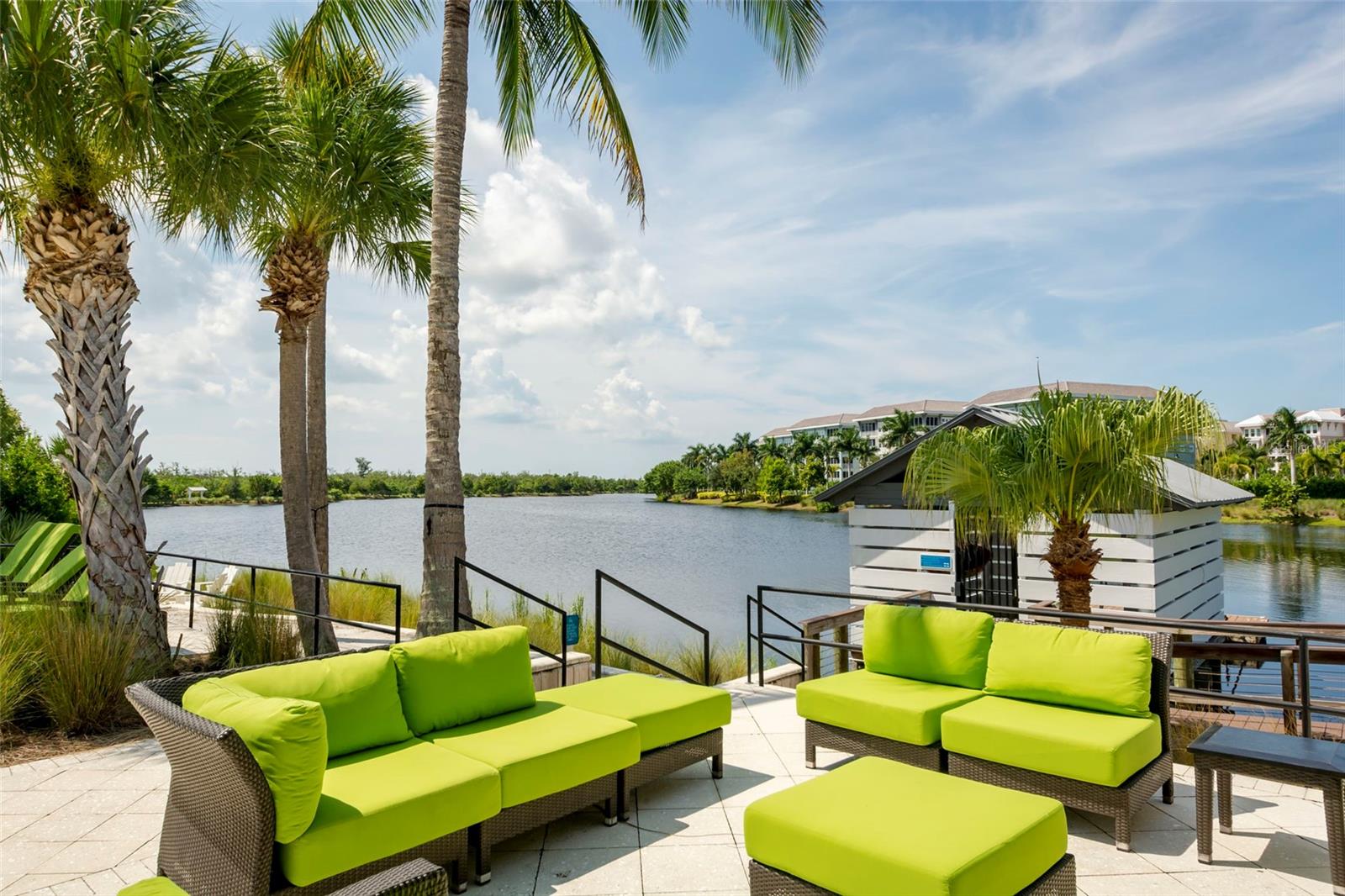 340 SAPPHIRE LAKE DR #201