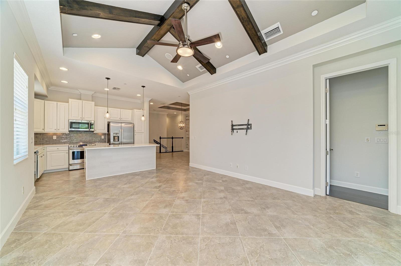 340 SAPPHIRE LAKE DR #201
