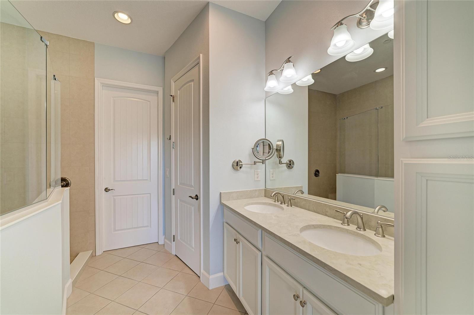 340 SAPPHIRE LAKE DR #201