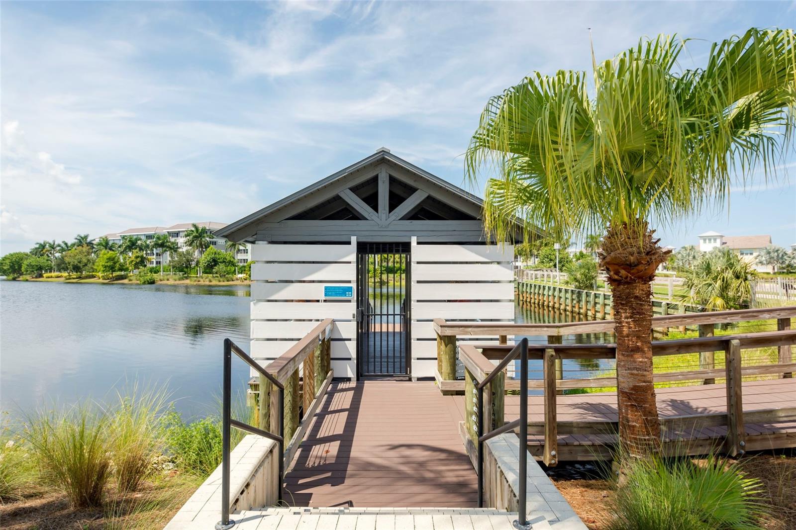340 SAPPHIRE LAKE DR #201