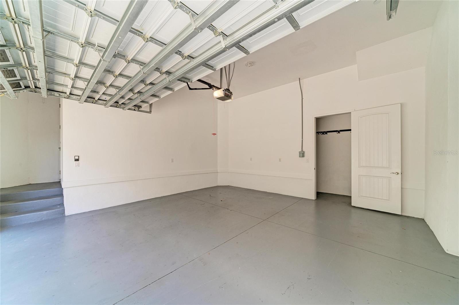 340 SAPPHIRE LAKE DR #201