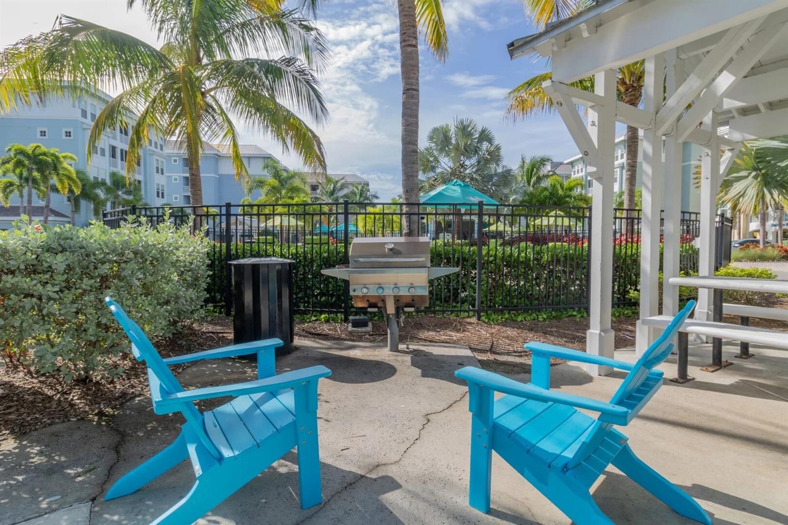 340 SAPPHIRE LAKE DR #201
