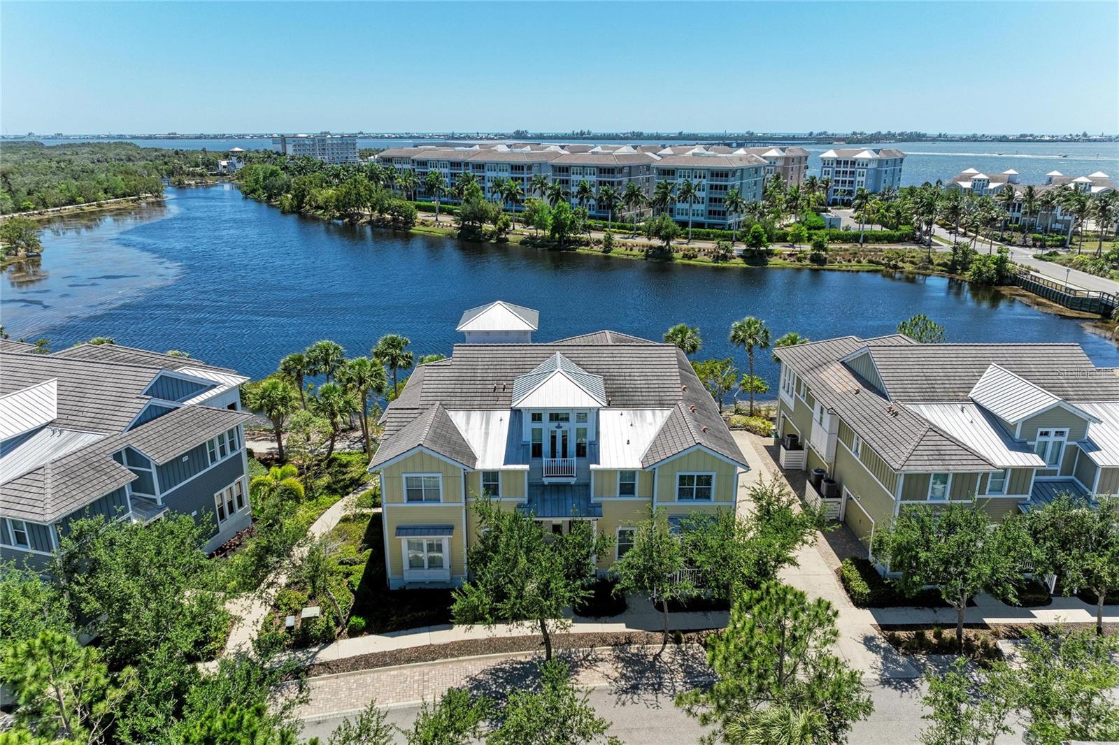340 SAPPHIRE LAKE DR #201