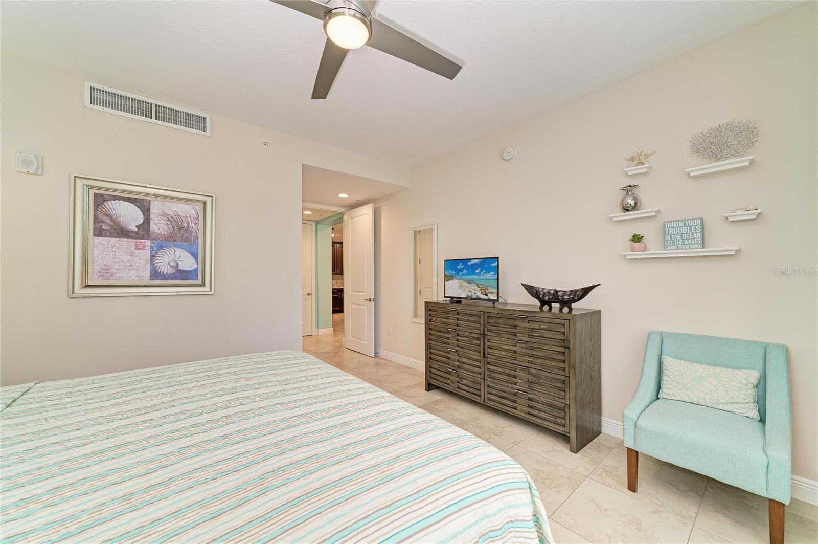 391 ARUBA CIR #101
