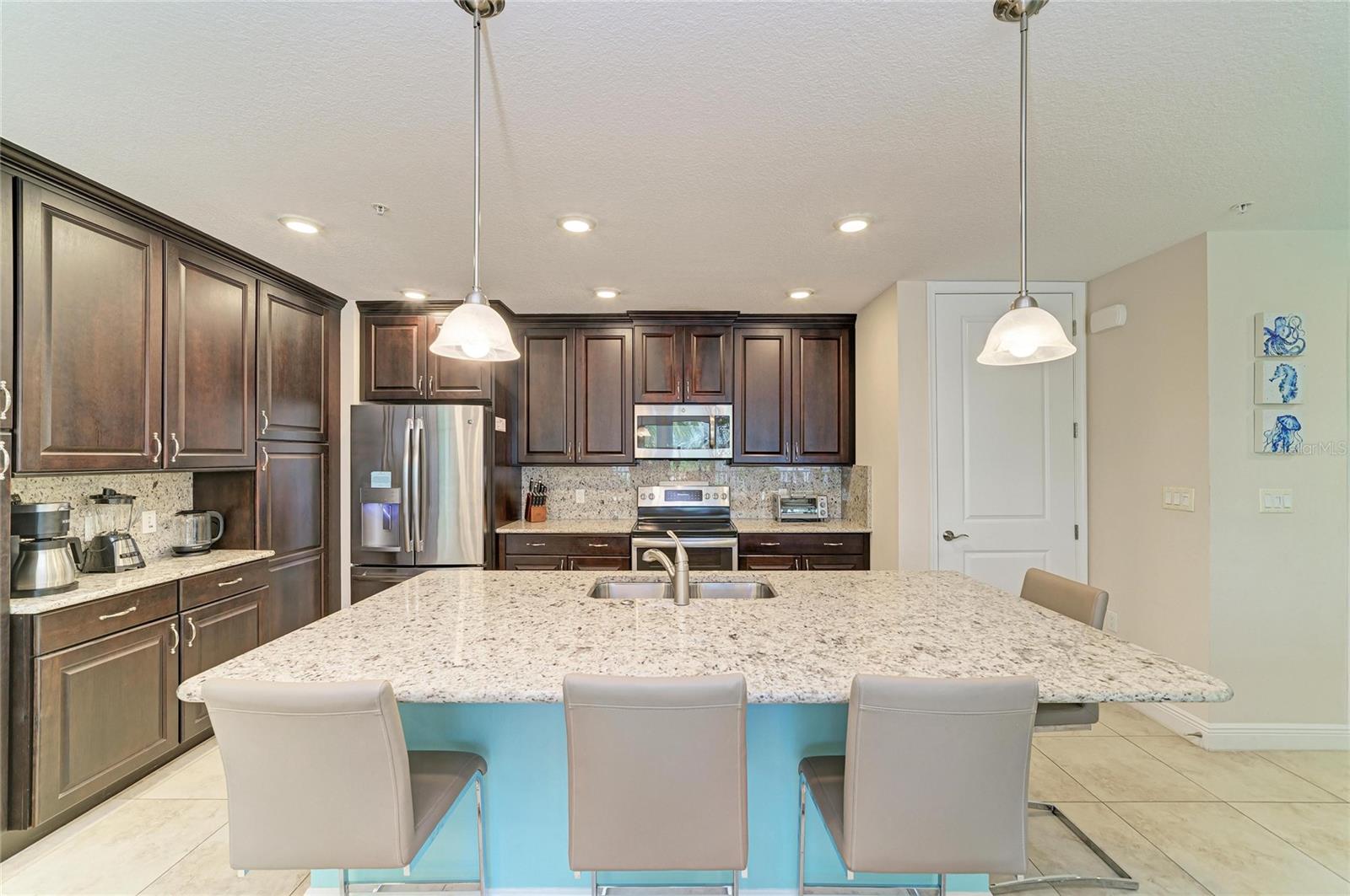 391 ARUBA CIR #101