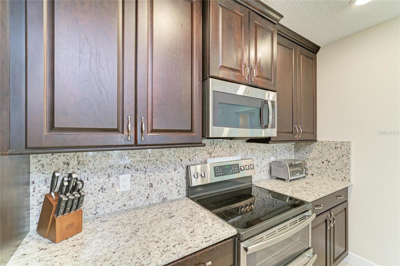 391 ARUBA CIR #101