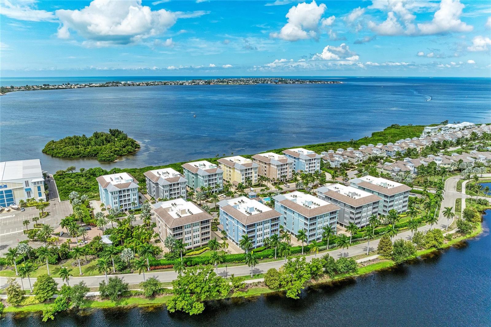 391 ARUBA CIR #101