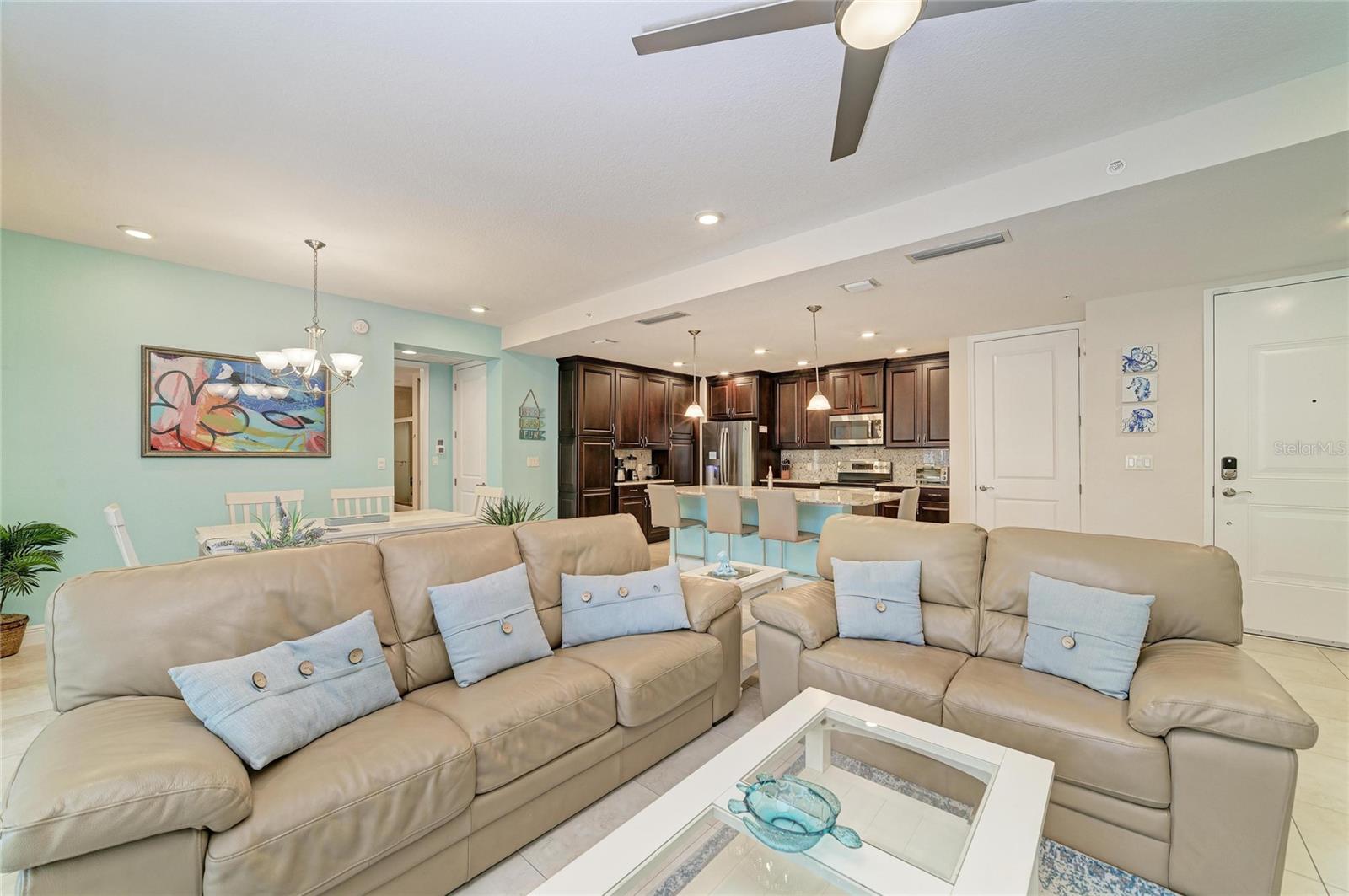 391 ARUBA CIR #101