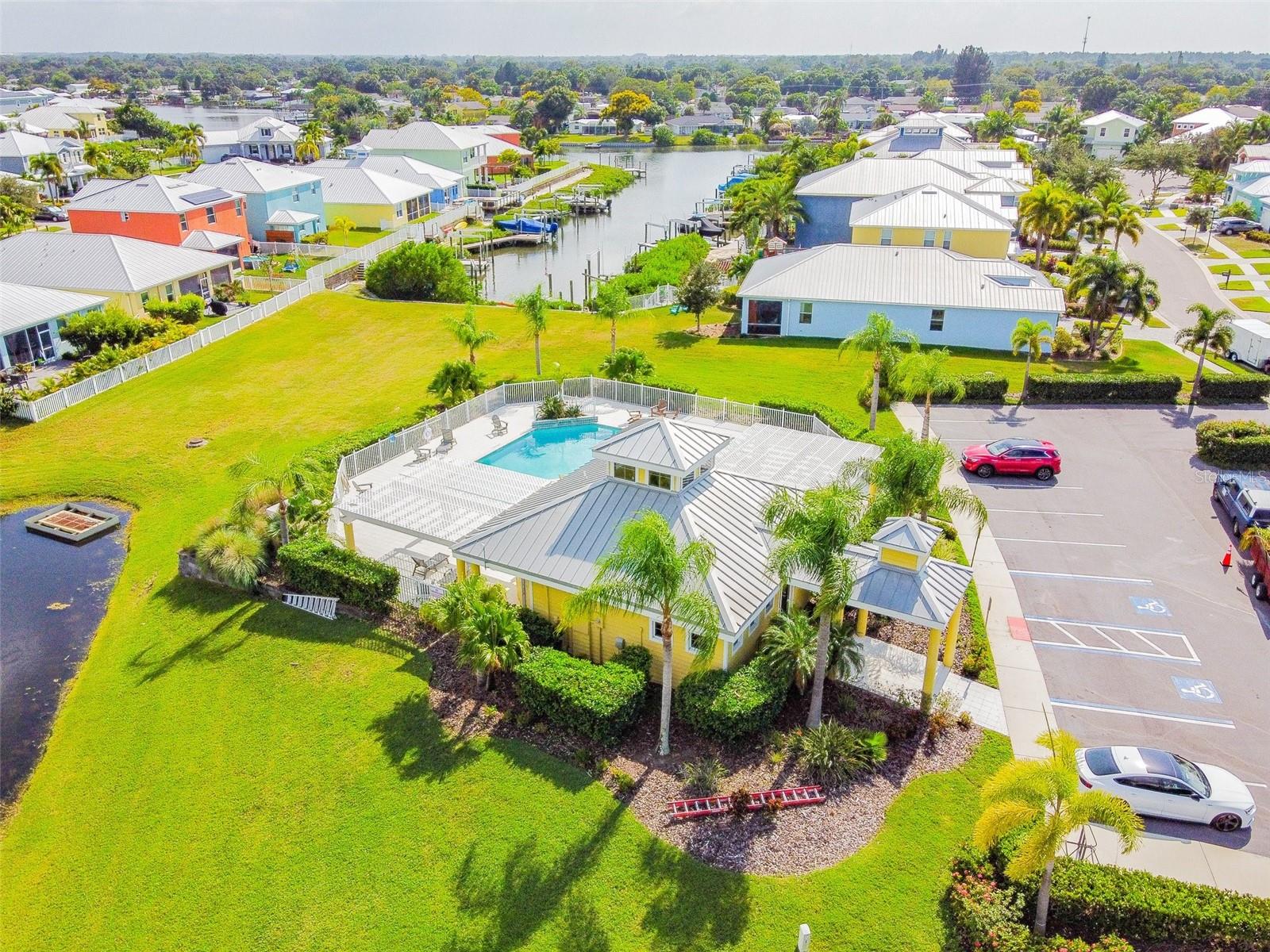 432 BAHAMA GRANDE BLVD